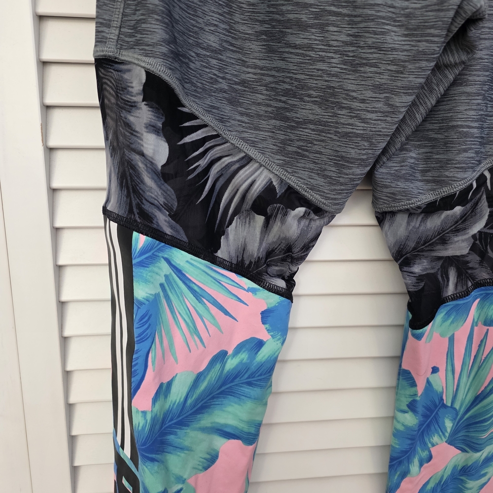 NWOT PINK Victoria's Ultimate Tropical Leggings